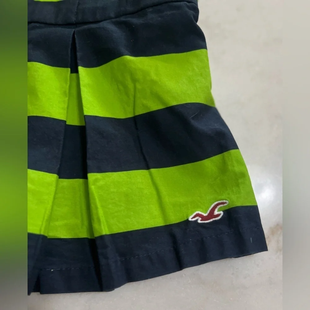 Hollister Navy And Green Strapless Peplum Juniors Top Size Medium New With Tags - Picture 2 of 6